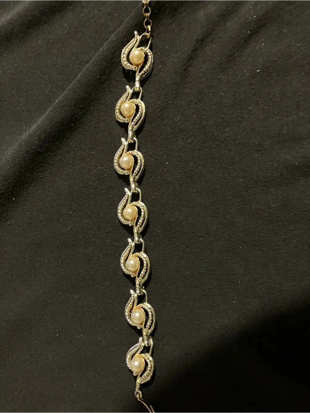 Estate Gold-Tone Pearl Link Bracelet — Cream Pearls - Picture 3 of 7